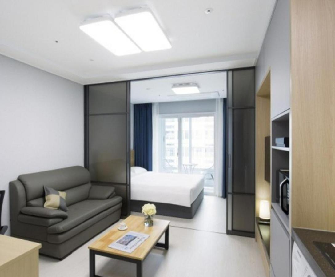 Yeosu Hotel First City Eksteriør billede