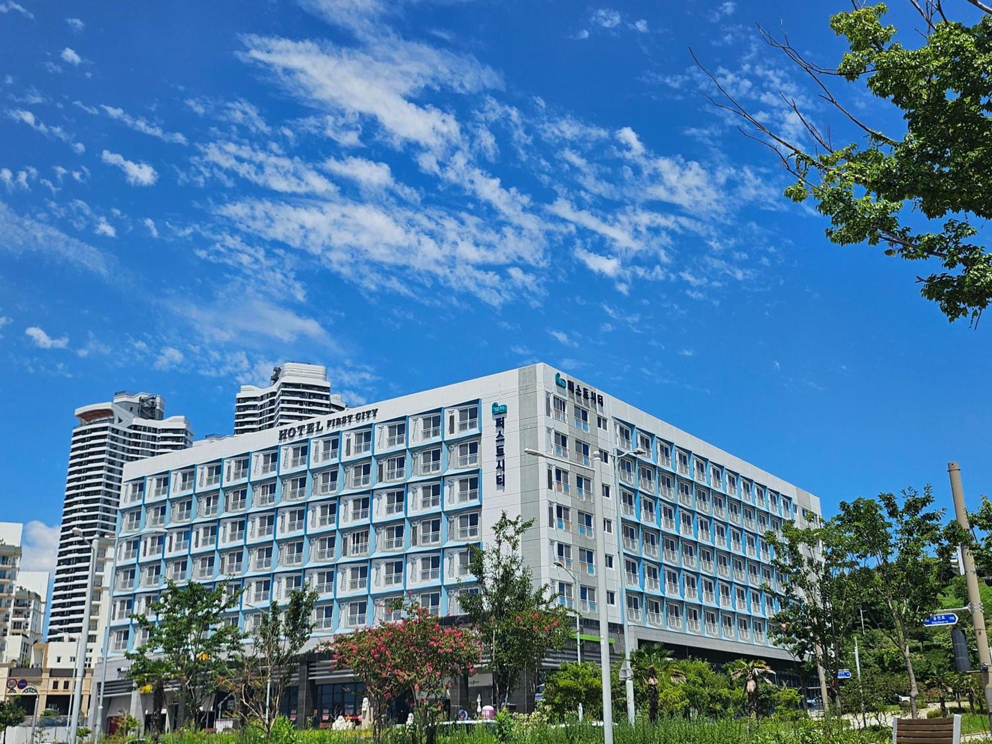 Yeosu Hotel First City Eksteriør billede
