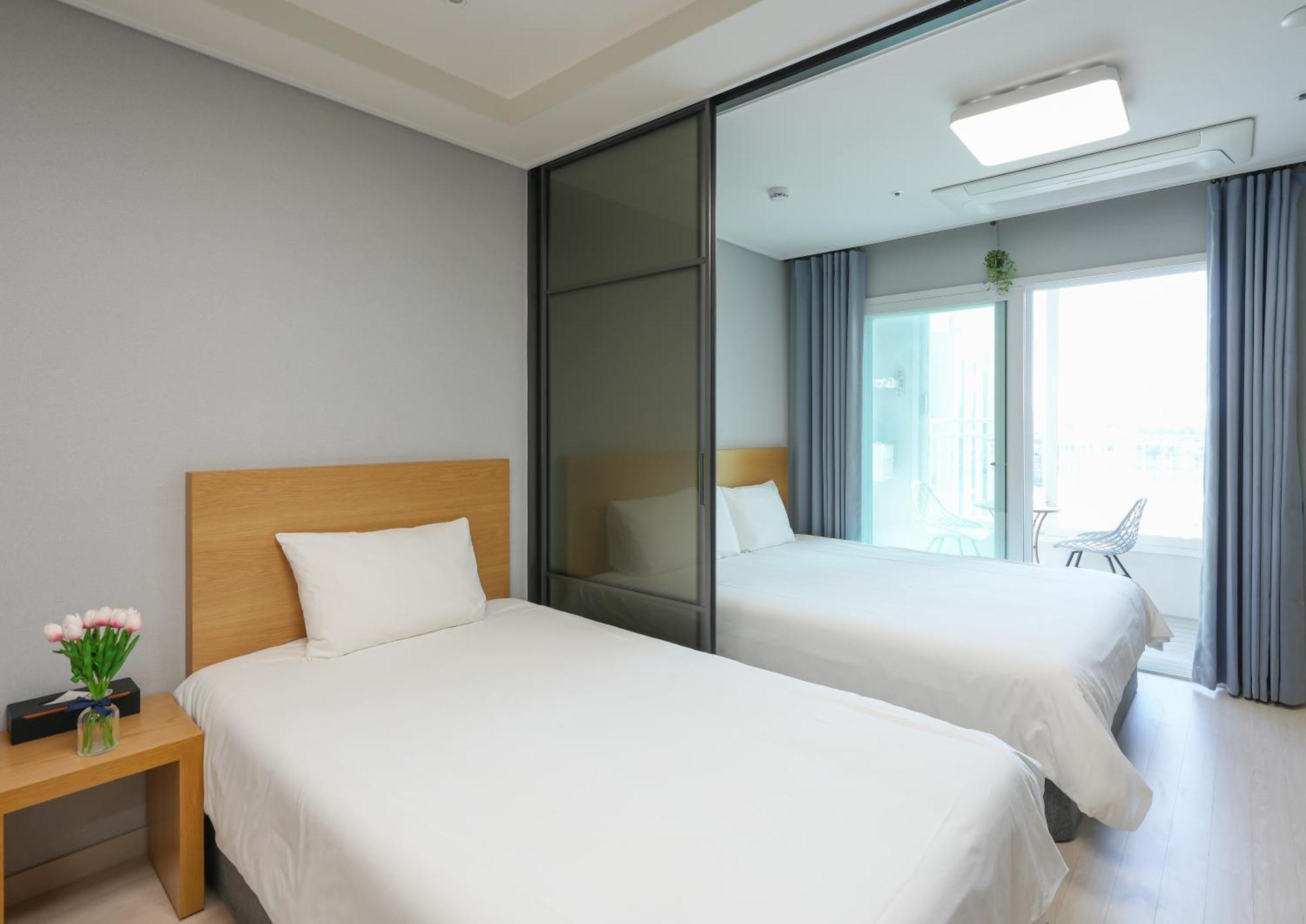 Yeosu Hotel First City Eksteriør billede