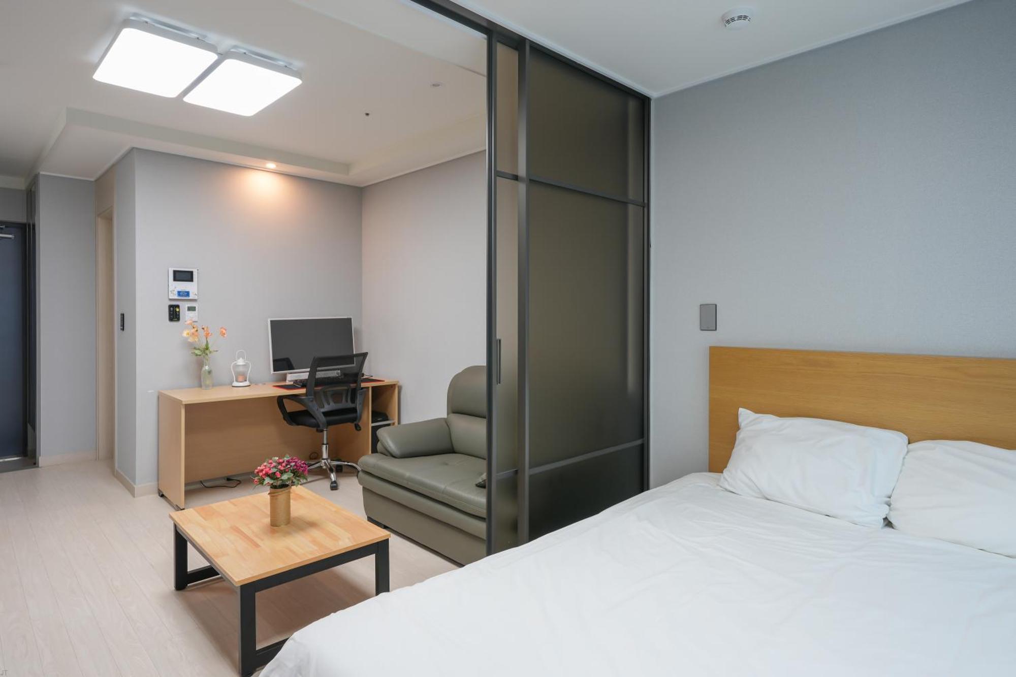 Yeosu Hotel First City Eksteriør billede