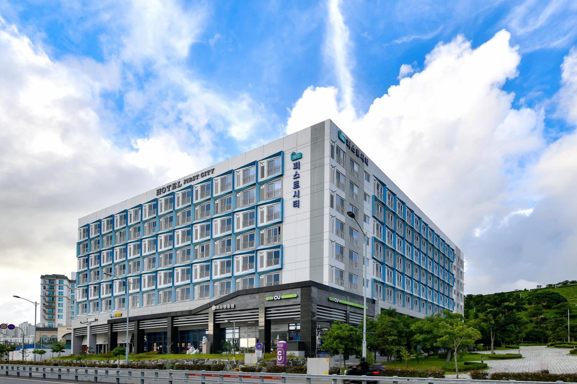 Yeosu Hotel First City Eksteriør billede